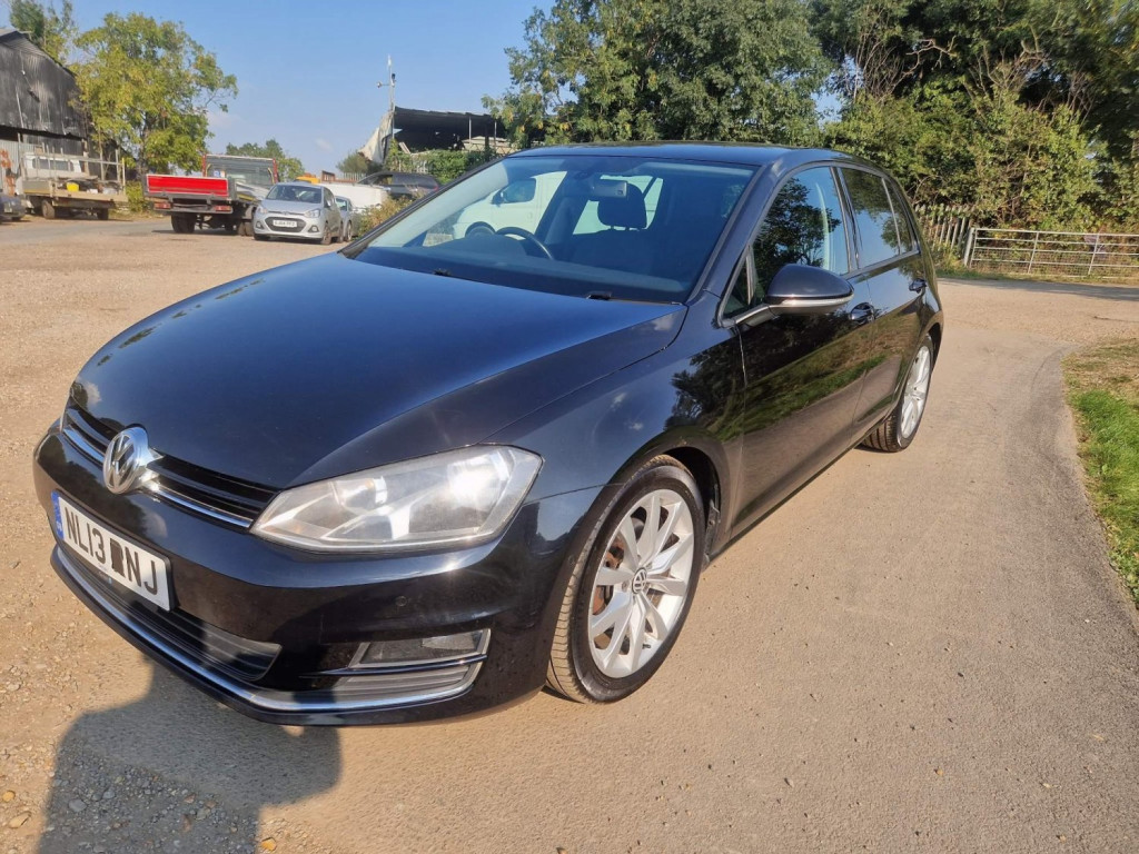 View VOLKSWAGEN GOLF 2.0 TDI BlueMotion Tech GT Euro 5 (s/s) 5dr
