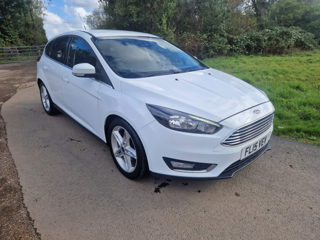 View FORD FOCUS 1.0T EcoBoost Titanium Euro 6 (s/s) 5dr