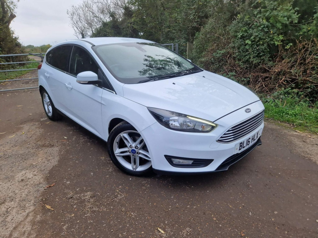 View FORD FOCUS 1.0T EcoBoost Zetec Euro 6 (s/s) 5dr