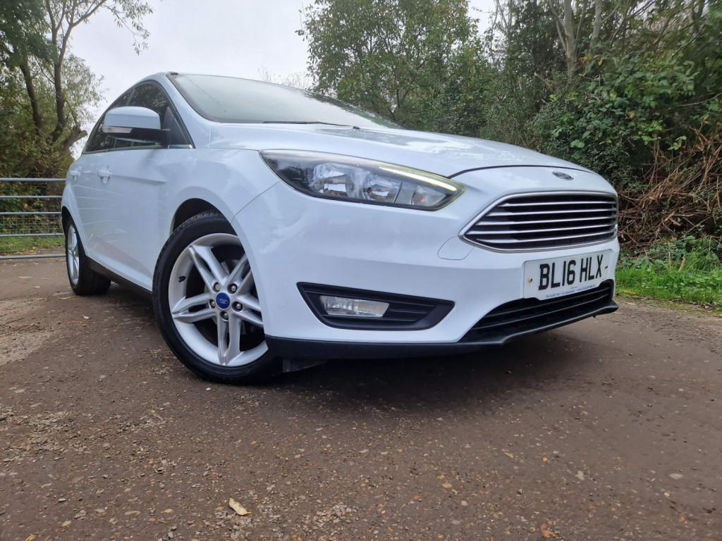 View FORD FOCUS 1.0T EcoBoost Zetec Euro 6 (s/s) 5dr