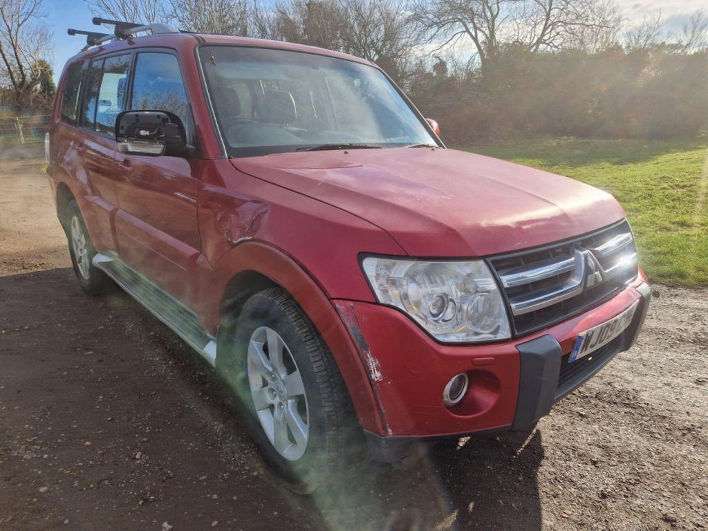 View MITSUBISHI SHOGUN 3.2 DI-DC Elegance Auto 4WD Euro 4 5dr LWB