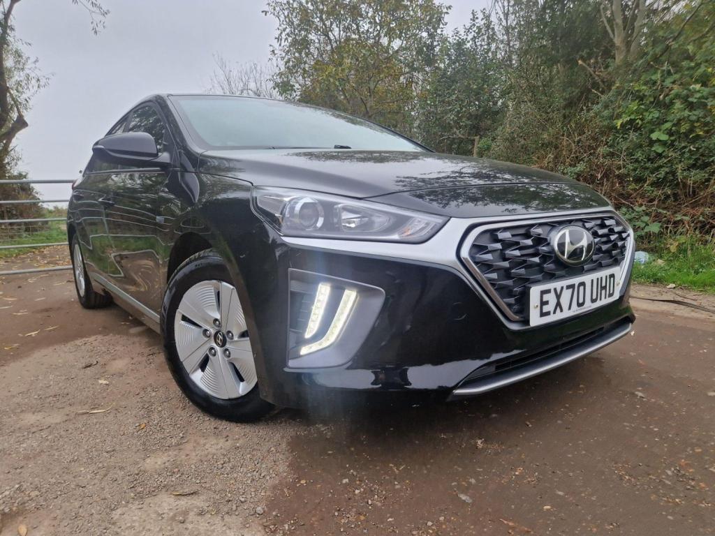 View HYUNDAI IONIQ 1.6 h-GDi SE Connect DCT Euro 6 (s/s) 5dr
