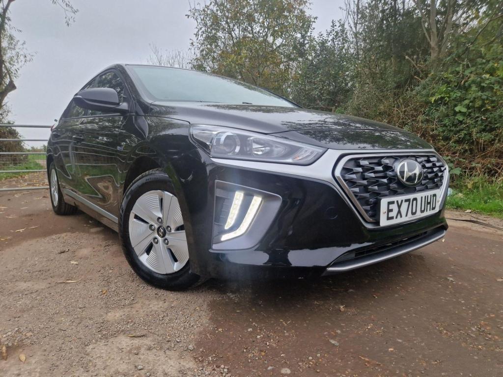 View HYUNDAI IONIQ 1.6 h-GDi SE Connect DCT Euro 6 (s/s) 5dr
