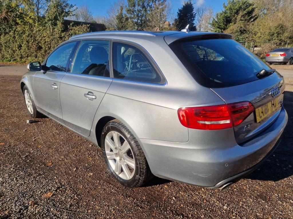 AUDI A4 AVANT