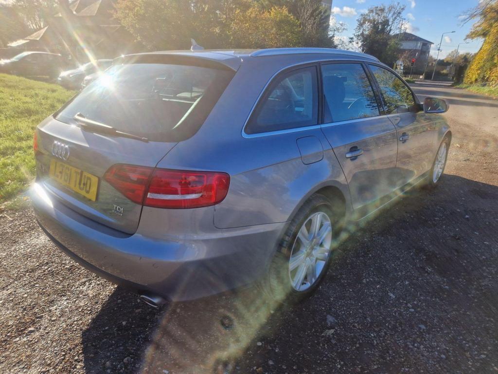 AUDI A4 AVANT