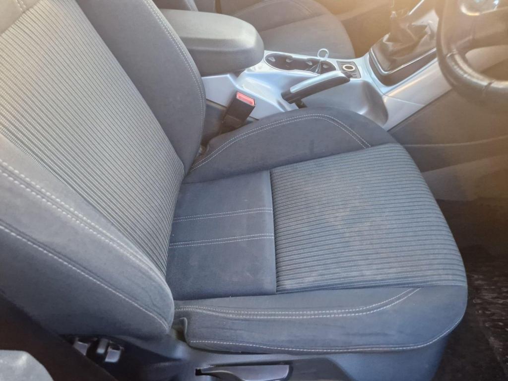 View FORD GRAND C-MAX 1.6 Titanium Euro 5 5dr