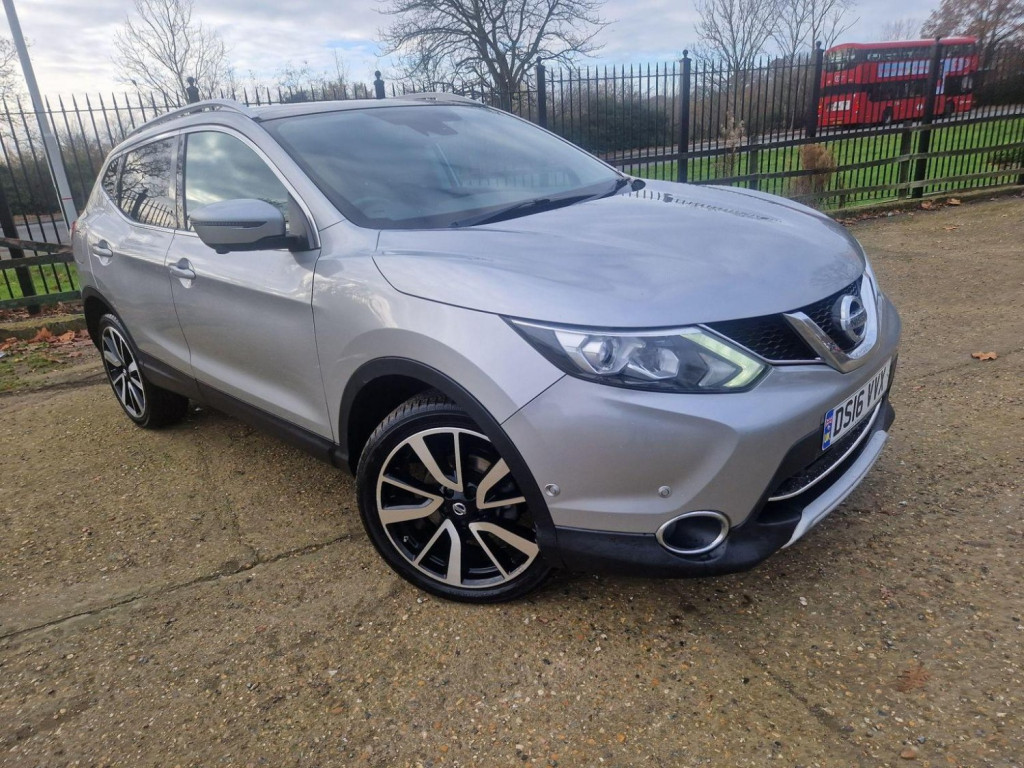 View NISSAN QASHQAI 1.6 dCi Tekna XTRON 2WD Euro 6 (s/s) 5dr