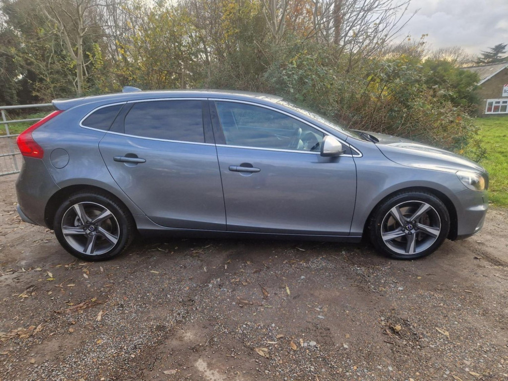 VOLVO V40