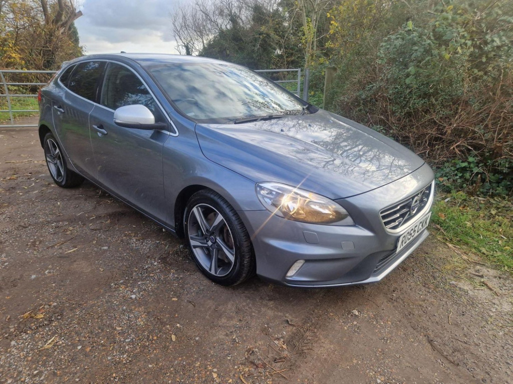 VOLVO V40