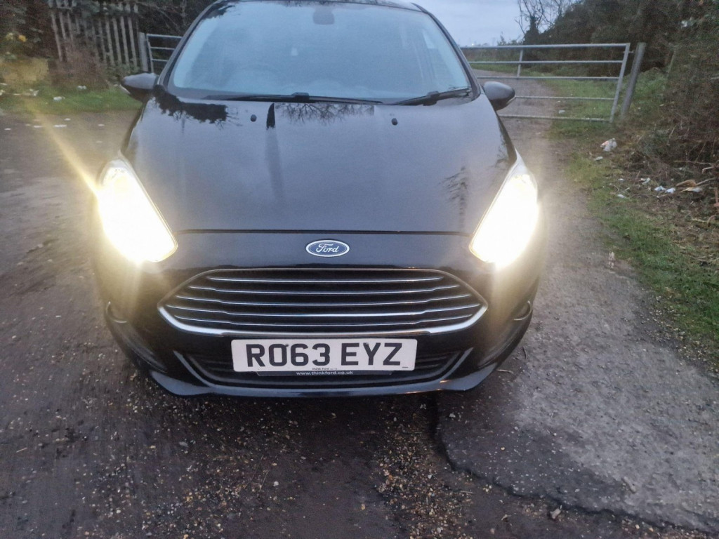 View FORD FIESTA 1.0T EcoBoost Titanium Euro 5 (s/s) 5dr