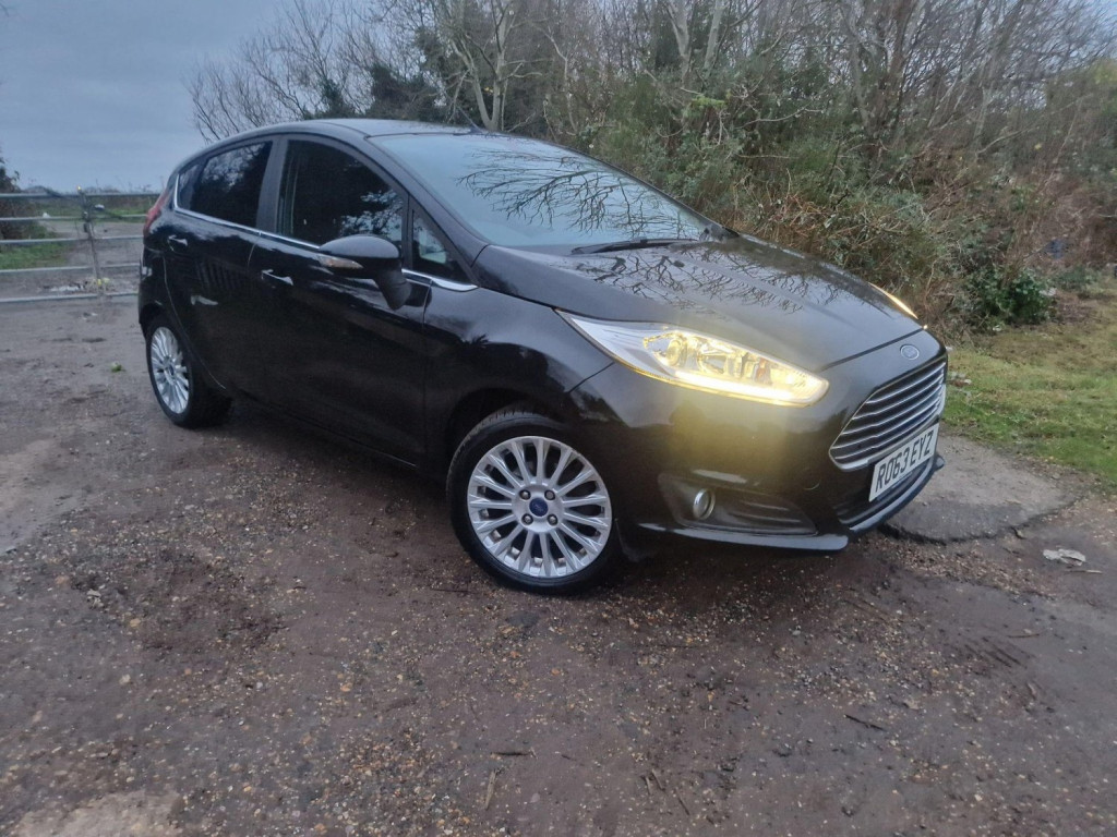 View FORD FIESTA 1.0T EcoBoost Titanium Euro 5 (s/s) 5dr