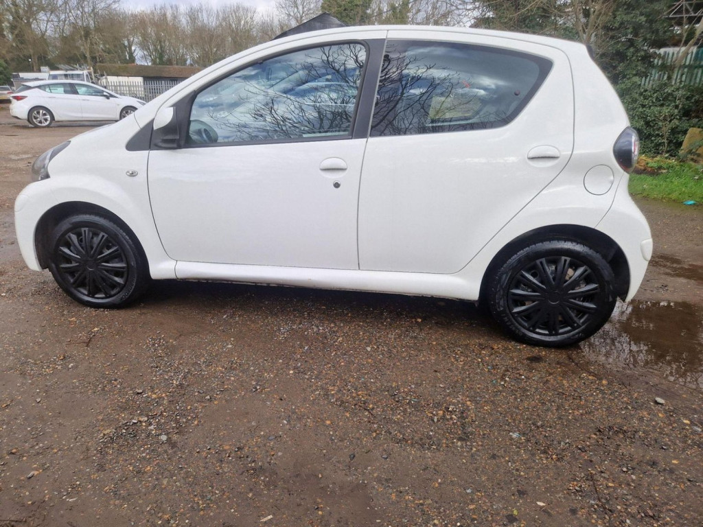 View TOYOTA AYGO 1.0 VVT-i Ice Euro 5 5dr