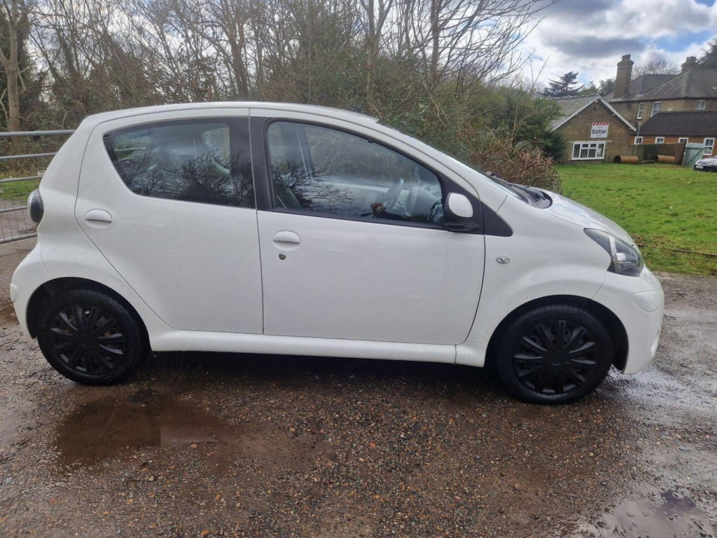 TOYOTA AYGO