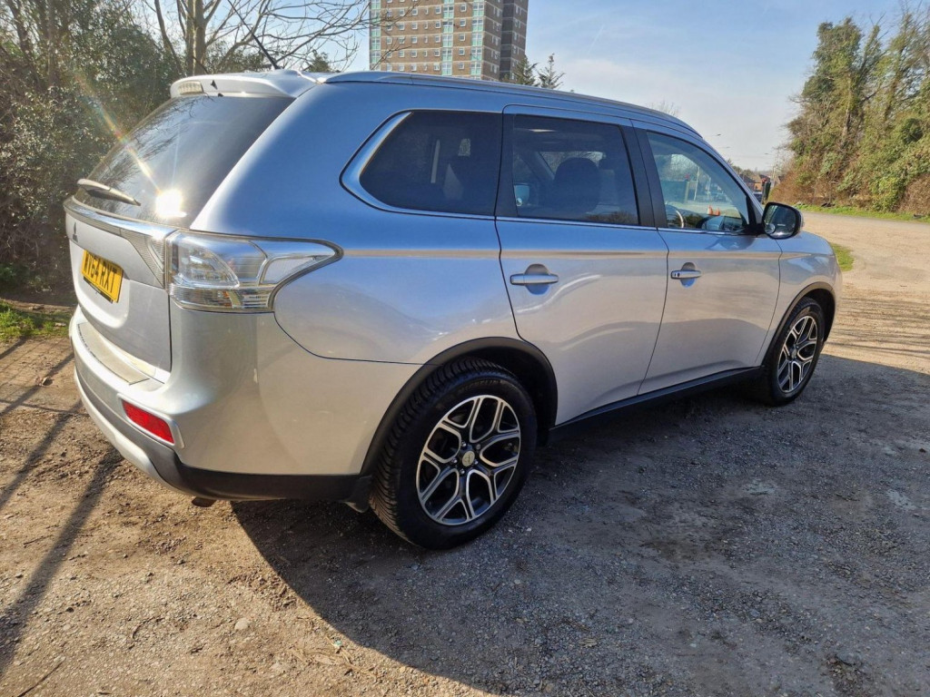 MITSUBISHI OUTLANDER