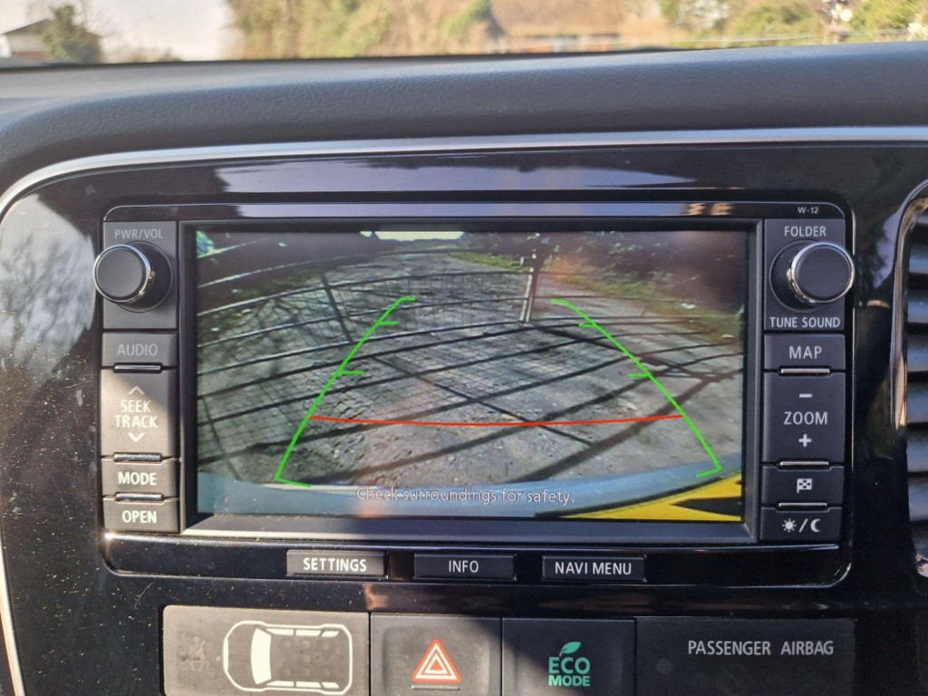 MITSUBISHI OUTLANDER