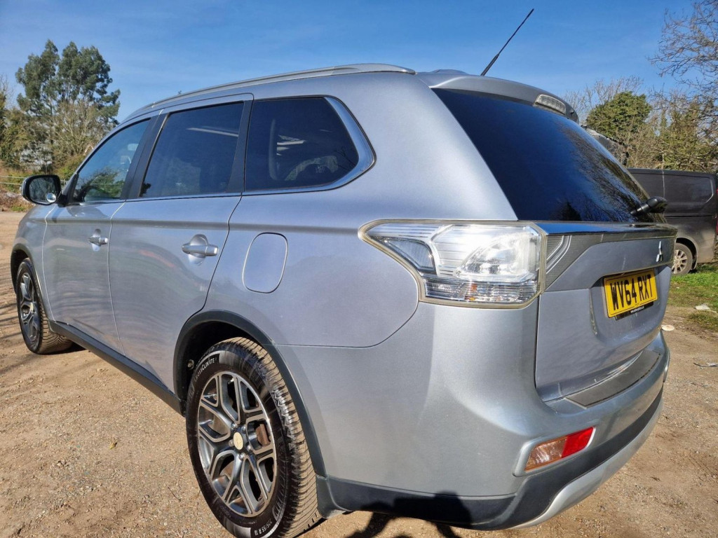 MITSUBISHI OUTLANDER