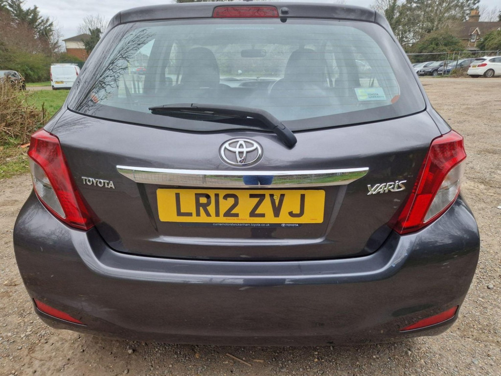 TOYOTA YARIS