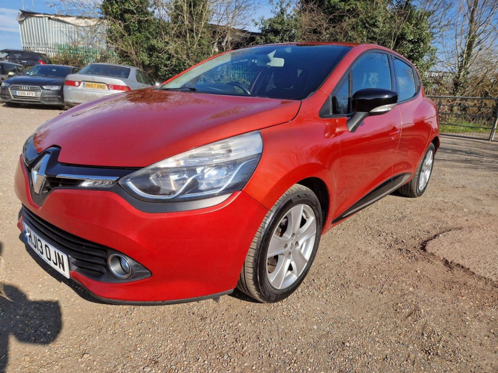 View RENAULT CLIO 1.2 16V Dynamique MediaNav Euro 5 5dr