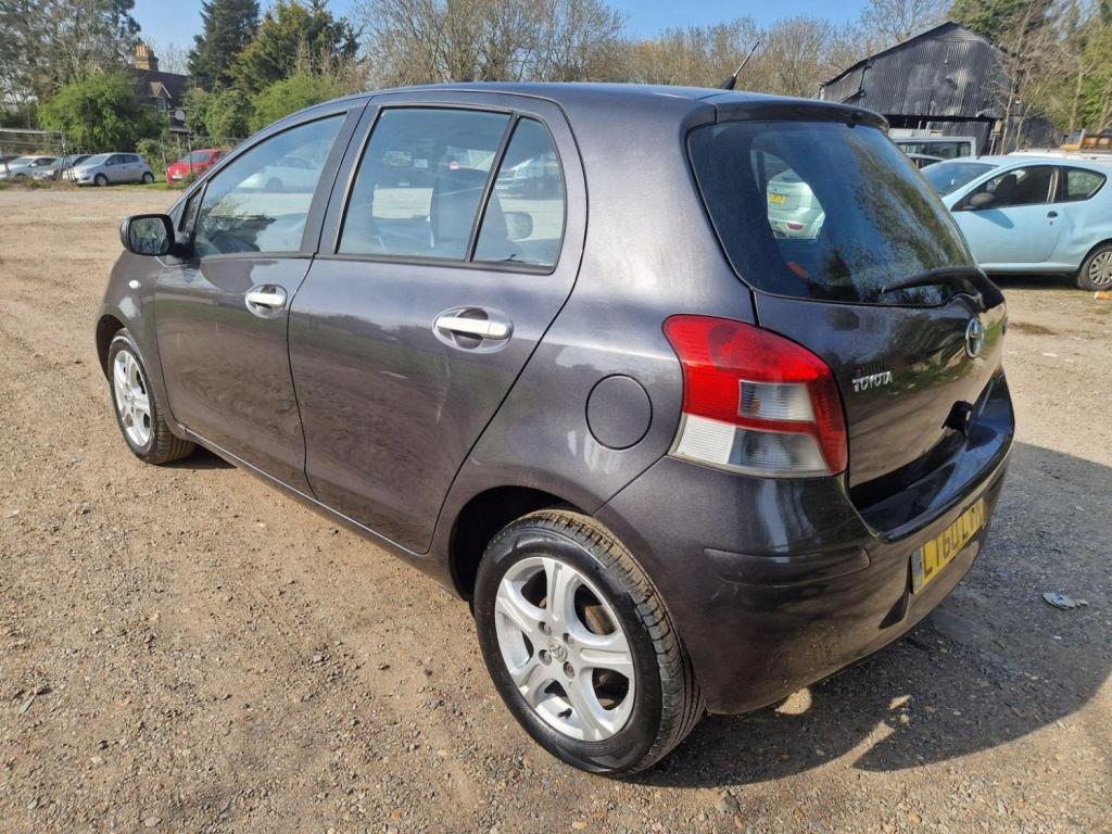 TOYOTA YARIS