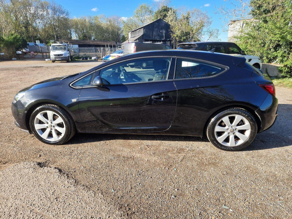 View VAUXHALL ASTRA GTC 1.4T Sport Auto Euro 5 3dr