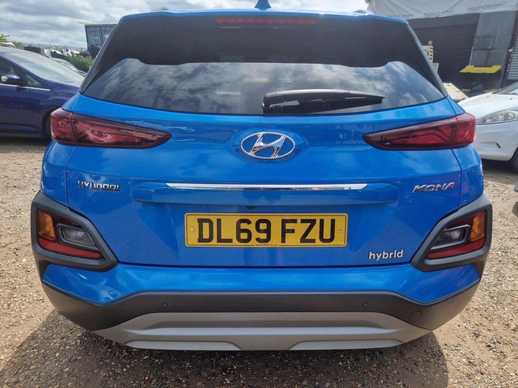HYUNDAI KONA