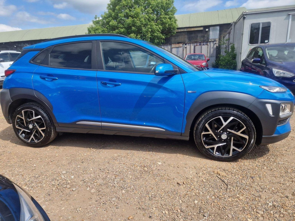 HYUNDAI KONA