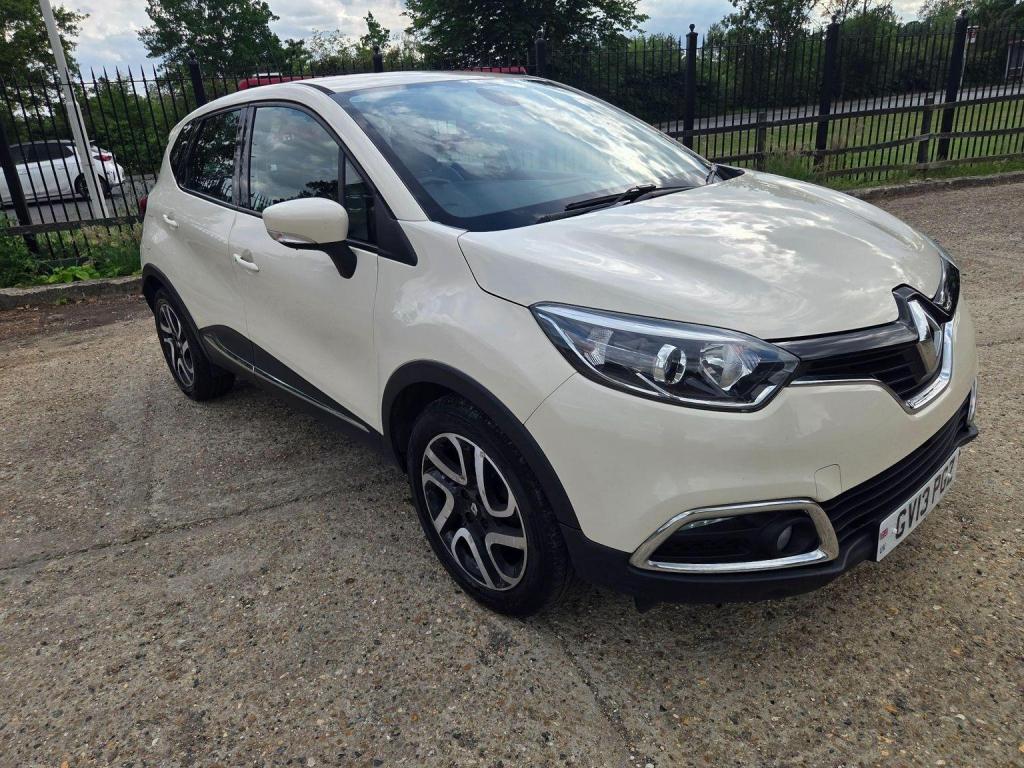 View RENAULT CAPTUR 0.9 TCe ENERGY Dynamique MediaNav Euro 5 (s/s) 5dr