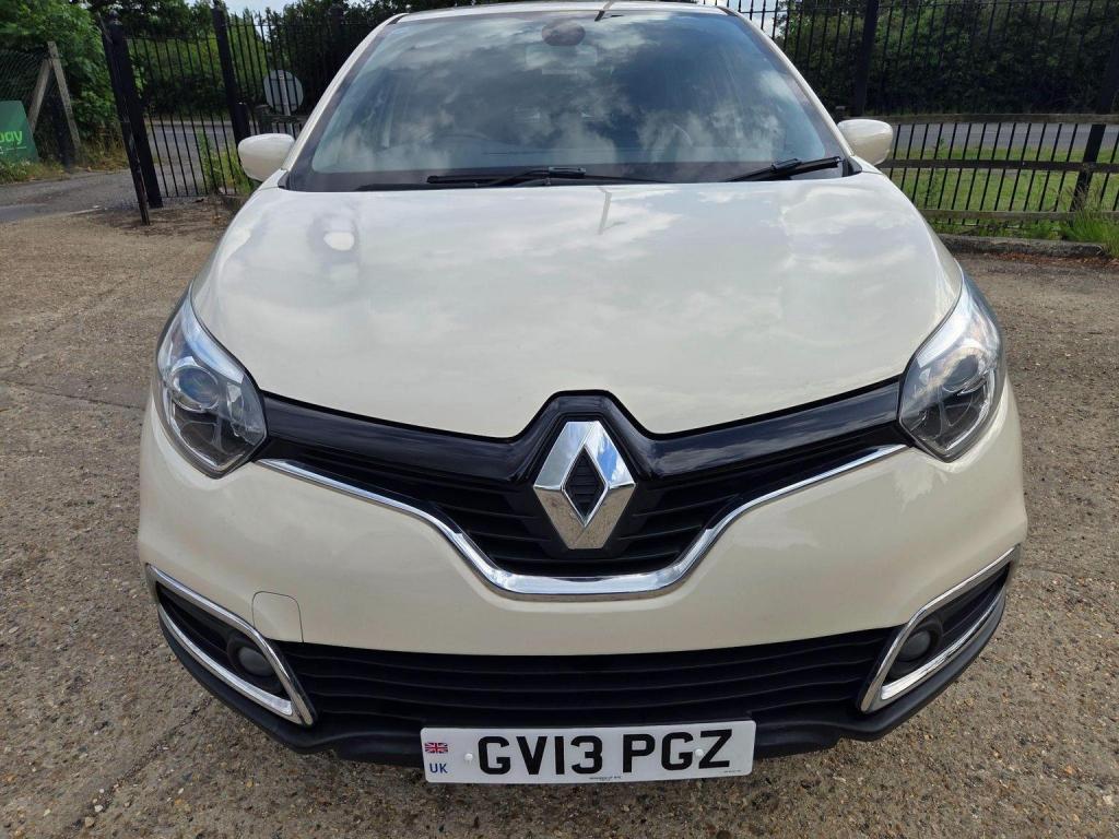 View RENAULT CAPTUR 0.9 TCe ENERGY Dynamique MediaNav Euro 5 (s/s) 5dr
