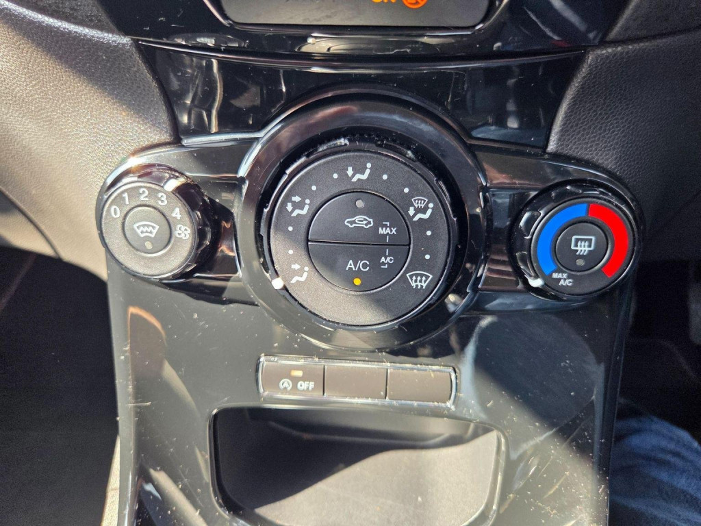 View FORD FIESTA 1.0T EcoBoost Zetec Euro 6 (s/s) 5dr