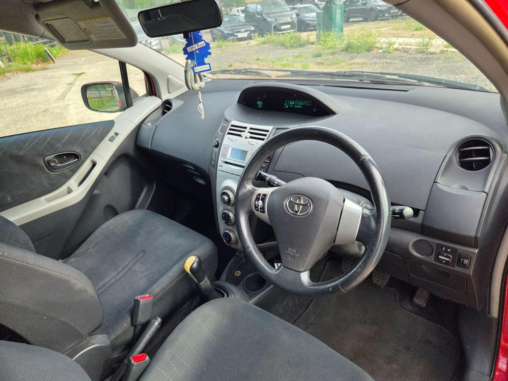 TOYOTA YARIS