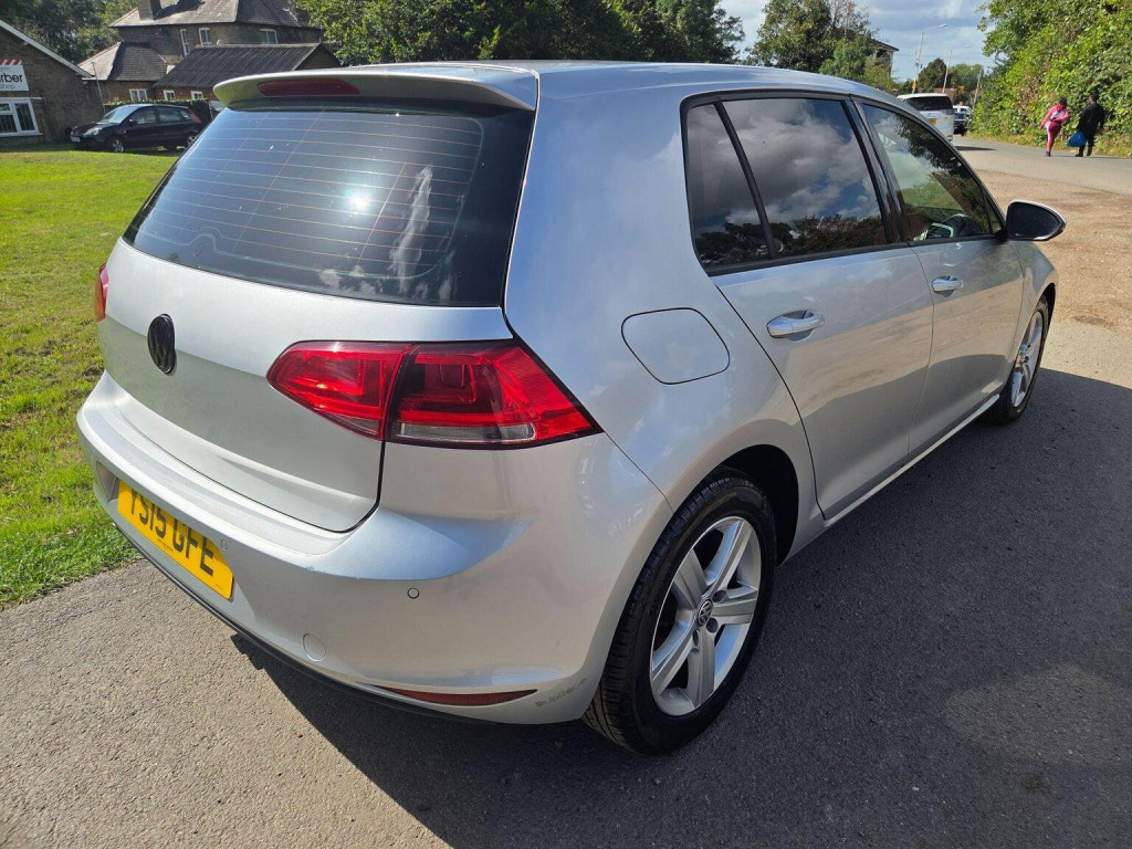 VOLKSWAGEN GOLF