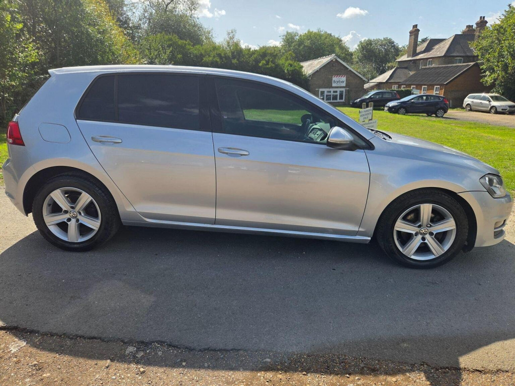 VOLKSWAGEN GOLF