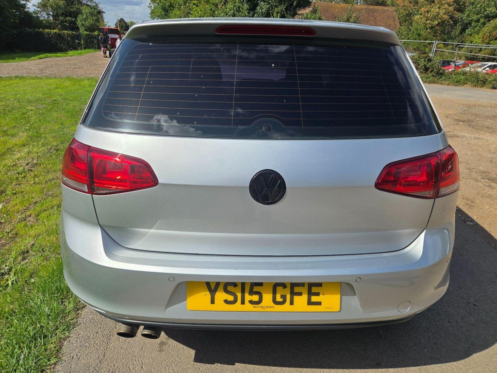 VOLKSWAGEN GOLF