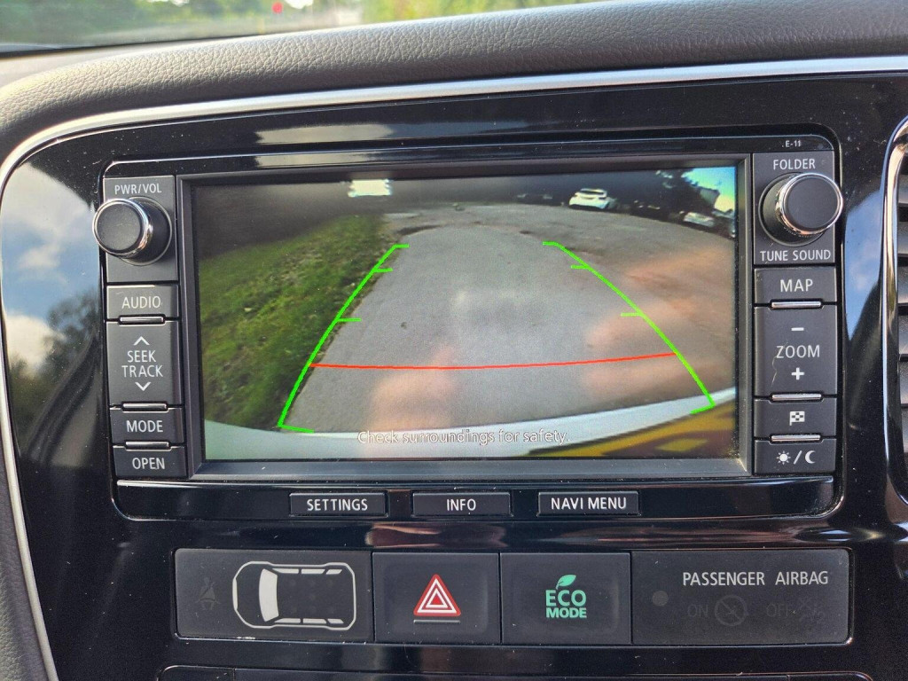 MITSUBISHI OUTLANDER