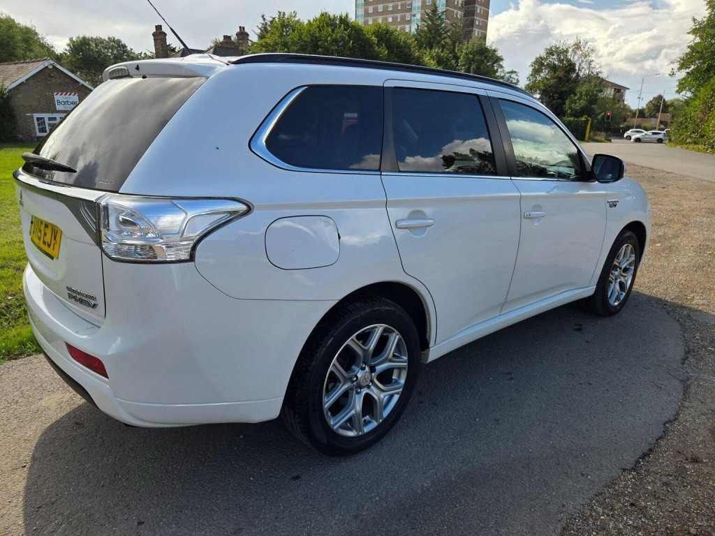 MITSUBISHI OUTLANDER