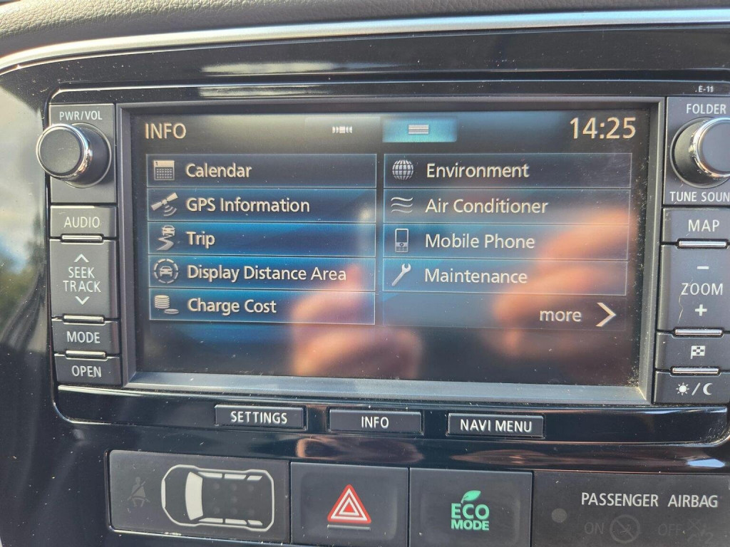 MITSUBISHI OUTLANDER