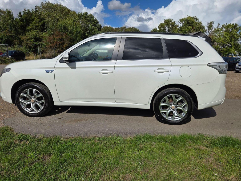 MITSUBISHI OUTLANDER