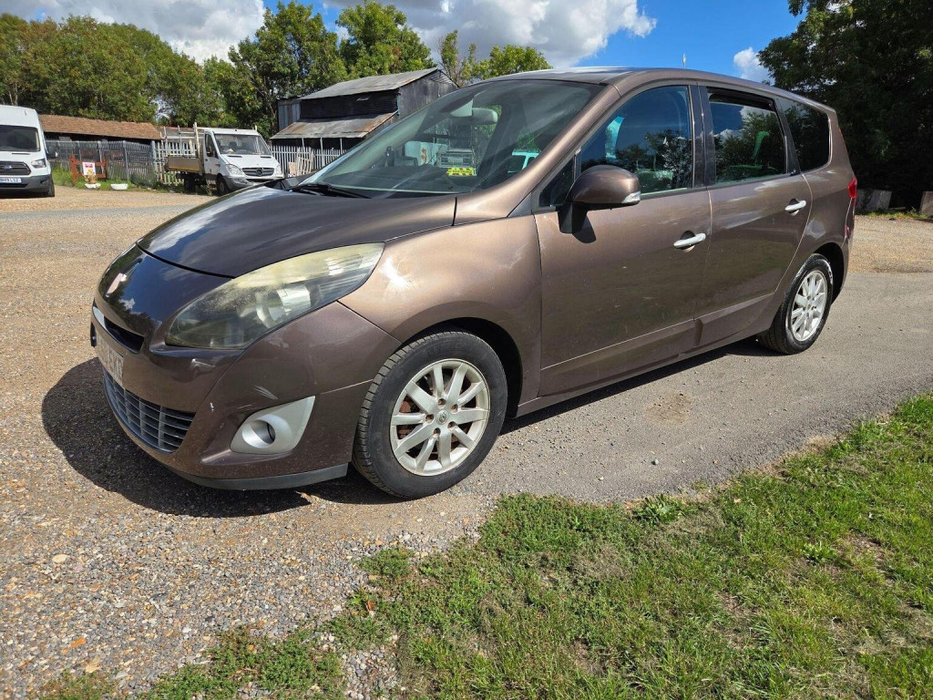 RENAULT GRAND SCENIC