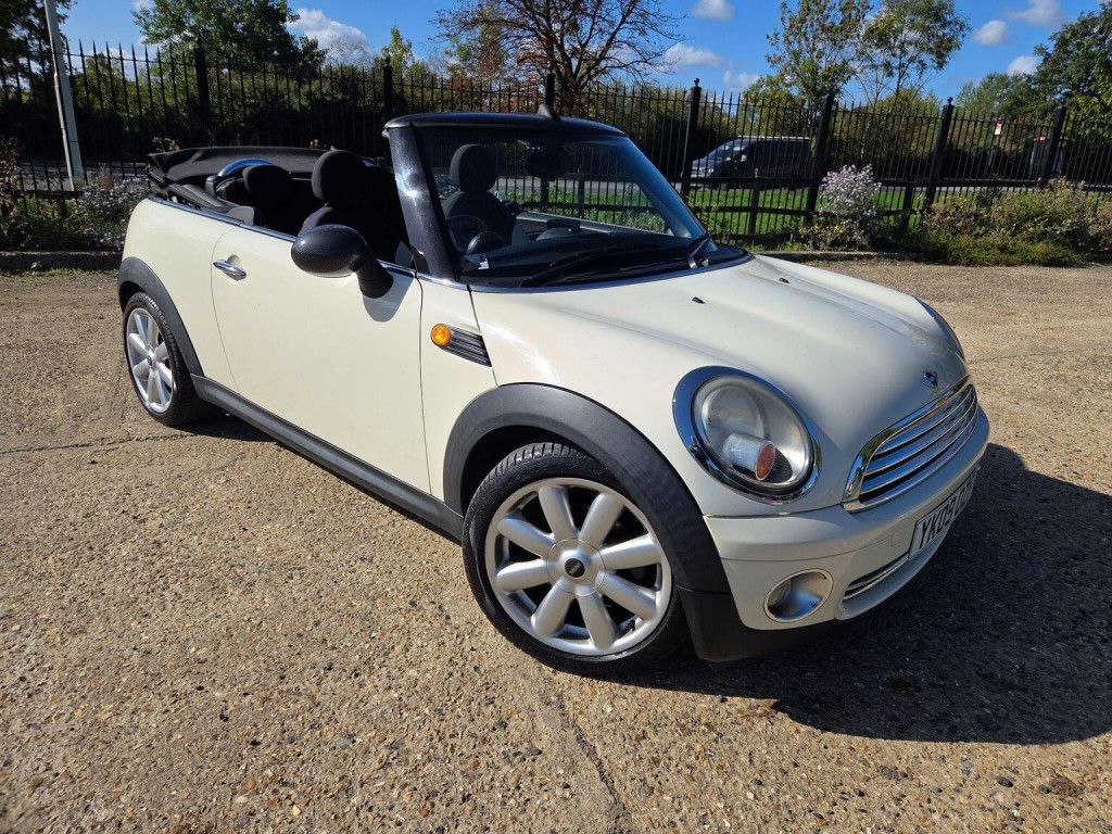 View MINI CONVERTIBLE 1.6 Cooper Euro 4 2dr