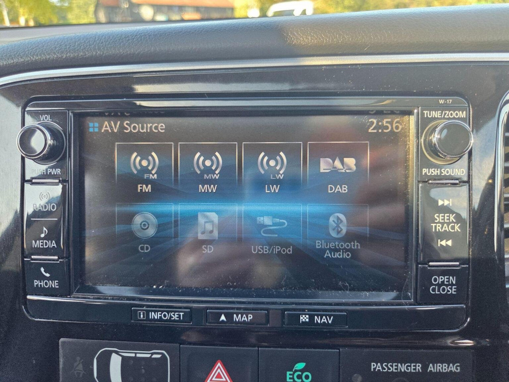 MITSUBISHI OUTLANDER