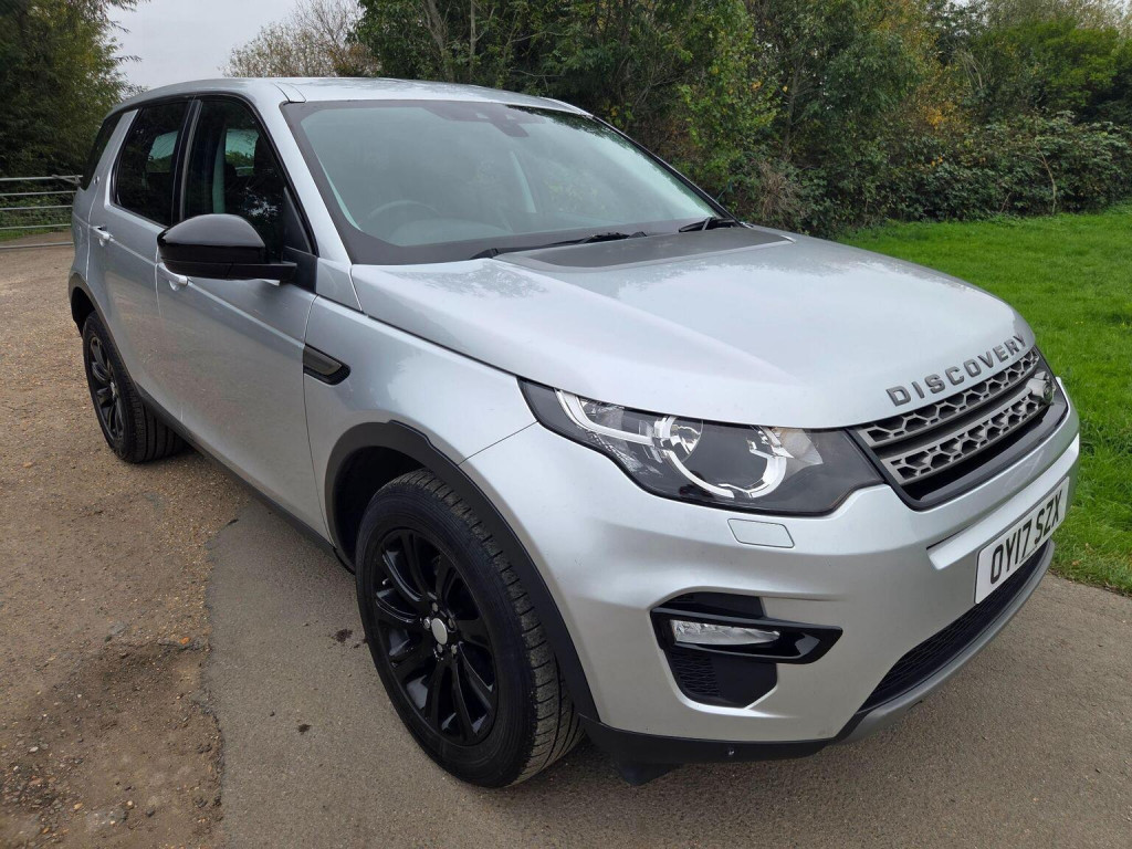 View LAND ROVER DISCOVERY SPORT 2.0 TD4 SE Tech Auto 4WD Euro 6 (s/s) 5dr