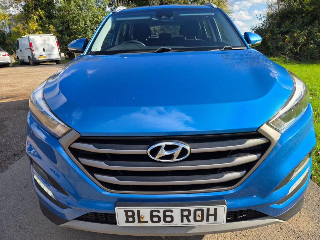 View HYUNDAI TUCSON 1.6 GDi Blue Drive SE Nav Euro 6 (s/s) 5dr