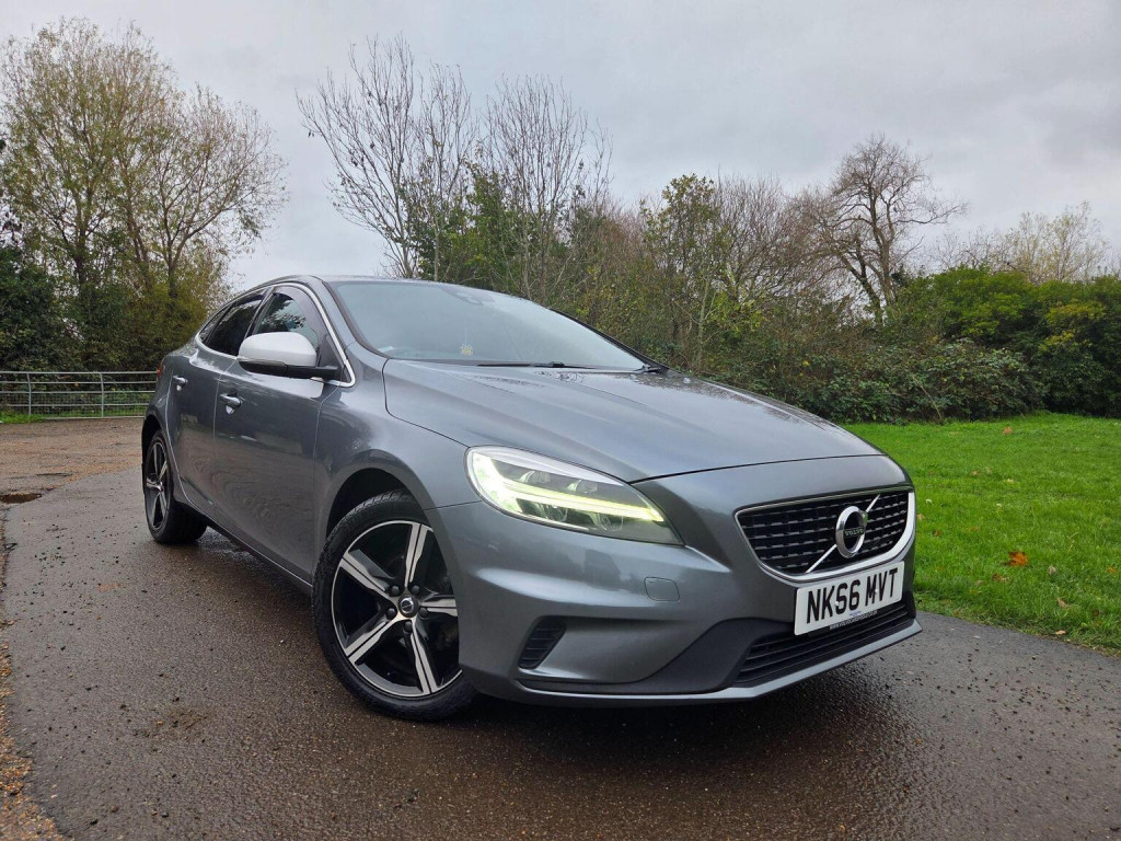 VOLVO V40