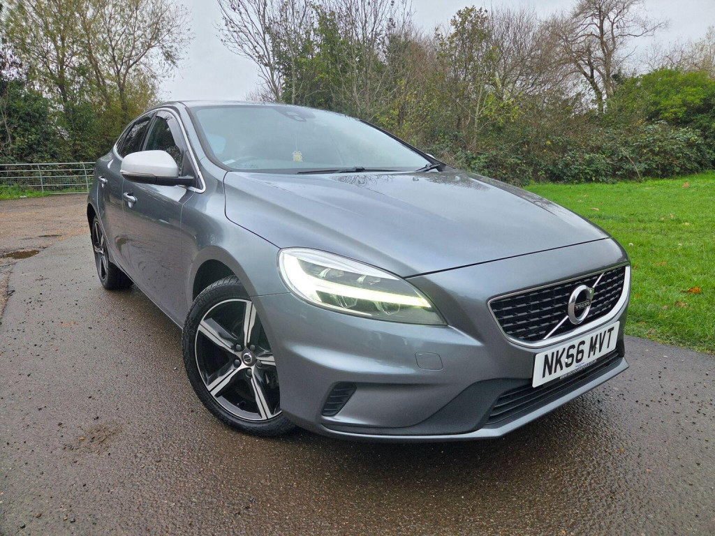 VOLVO V40