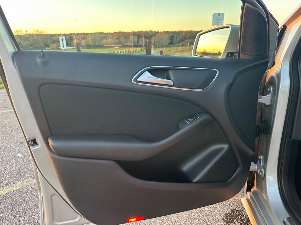 MERCEDES-BENZ B CLASS