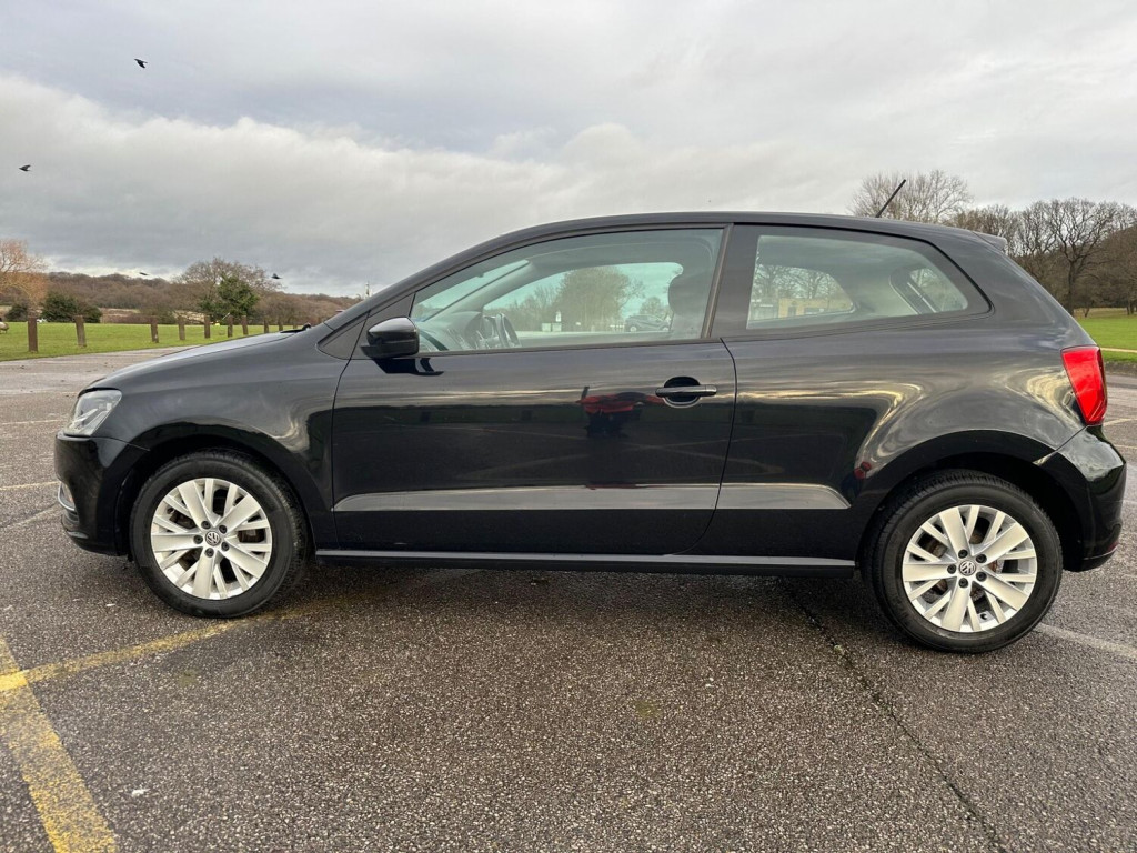 VOLKSWAGEN POLO