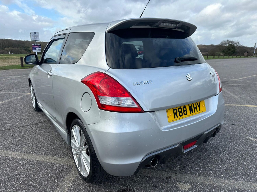 SUZUKI SWIFT