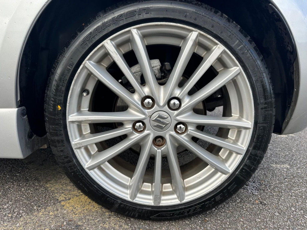 SUZUKI SWIFT