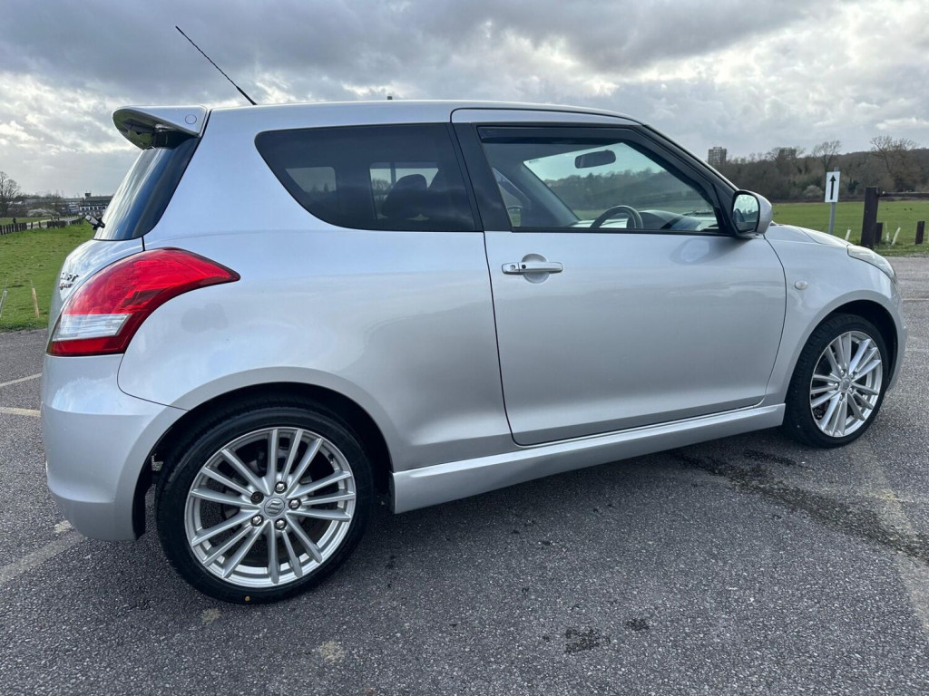 SUZUKI SWIFT