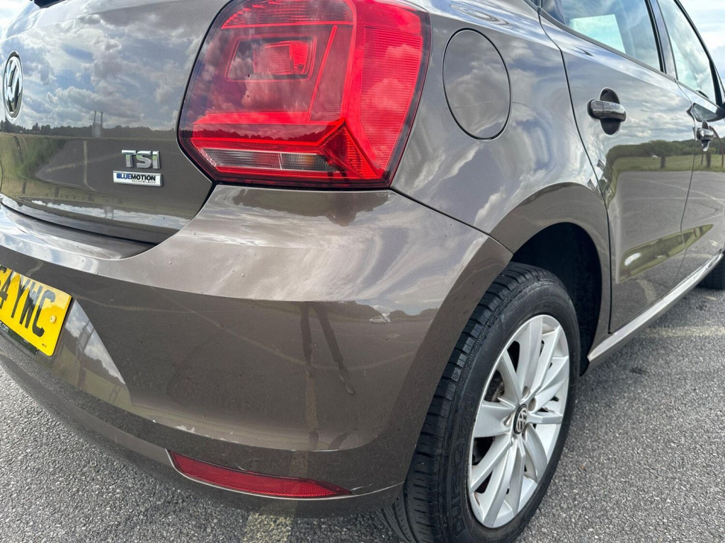 VOLKSWAGEN POLO